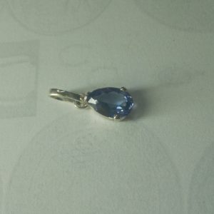 2.9ct Tanzanite Pendant