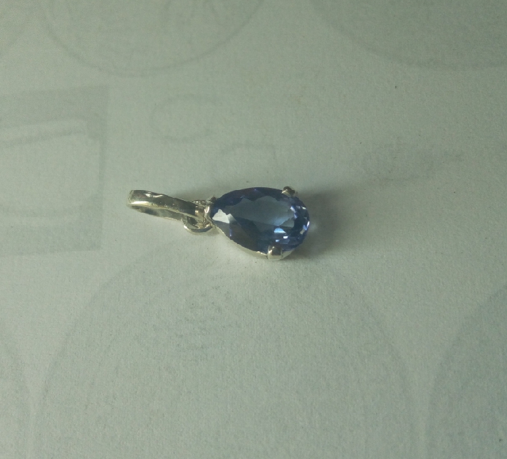 2.9ct Tanzanite Pendant