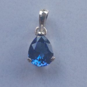 2.9ct Tanzanite Pendant