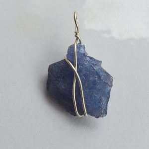 Raw tanzanite Jewelry