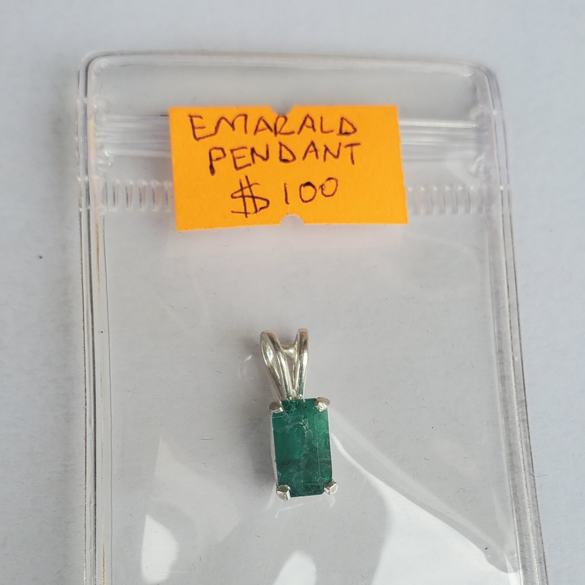 Emarald Pendant